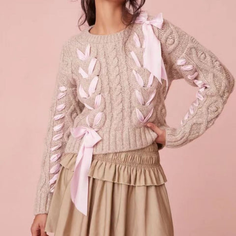 Women's Sweet Bow-Accented Crewneck Sweater for Autumn & Winter - A Versatile Top