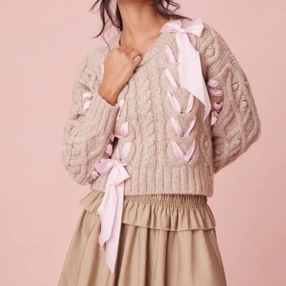 Women's Sweet Bow-Accented Crewneck Sweater for Autumn & Winter - A Versatile Top